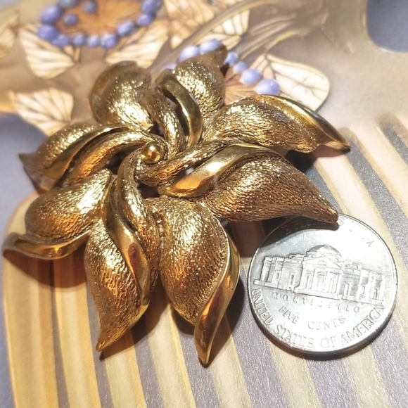 VTG Oscar de la Renta Heavily Gold Plated Brooch - Picture 5 of 6